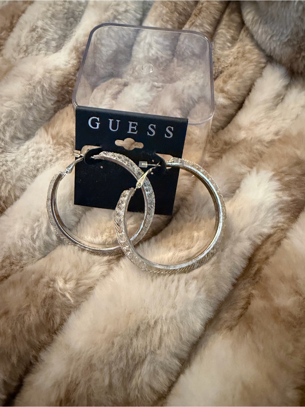 GUESS Silver Textured Hoop Earrings - Shiny Silver Finish